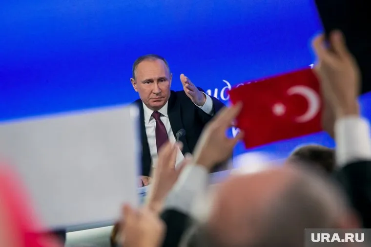 На пресс-конференцию Владимира Путина съехались почти 2 тысячи журналистов