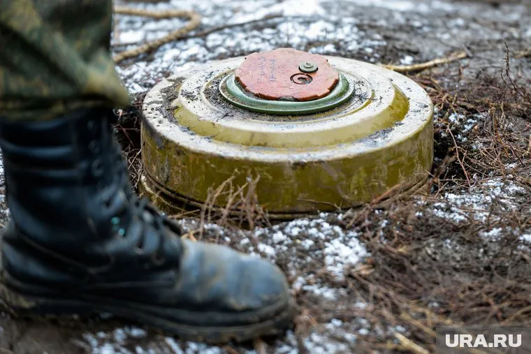 ВСУ уничтожают собственную технику на Украине