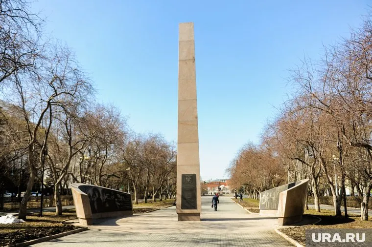 Памятники с военной тематикой. Челябинск