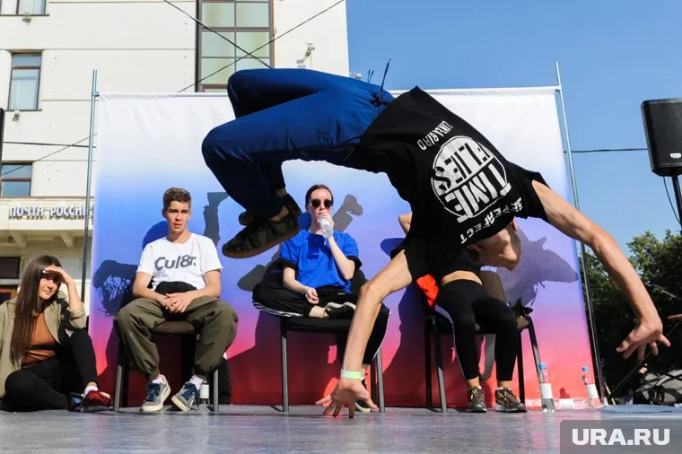 Для танца был выбран трек «Секретный соус»