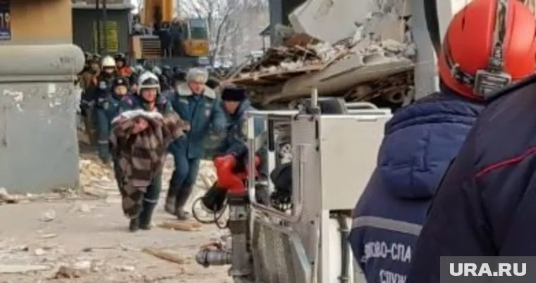 Пострадавший провел под завалами здания более суток