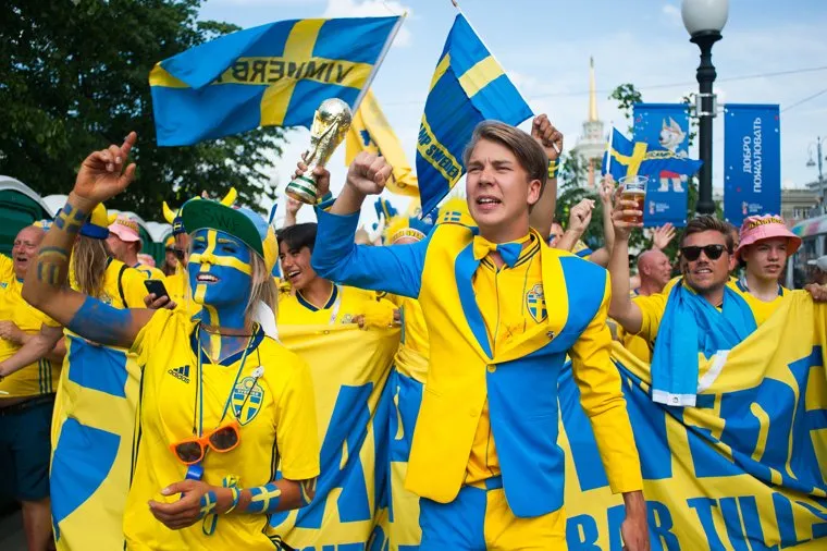 ЧМ-2018. Шествие болельщиков сборной Швеции по футболу. Екатеринбург, чм-2018, fifa world cup, болельщики из швеции