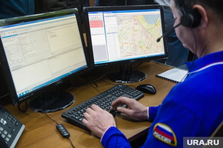 Губернатор Свердловской области Евгений Куйвашев поручил усилить работу горячей линии