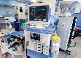 В ХМАО врачи спасли пациента, проведя 13-часовую операцию на сердце