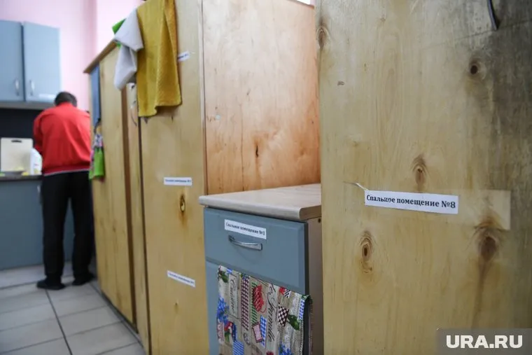 «РЖДстрой» ищет покупателя для трехэтажного здания с общежитием в Трамвайном переулке, 10 в Екатеринбурге (фото из архива)