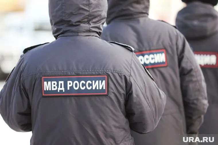 К месту происшествия приехали полицейские
