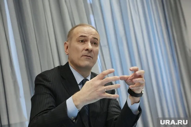 Общение с депутатами в территориях оказалось для Константина Окунева непростым