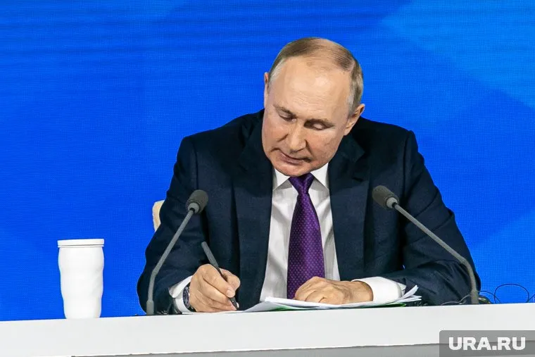 Владимир Путин распорядился о госнаградах для двух жителей ХМАО