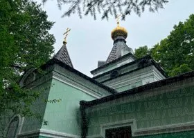 Появились кадры с кладбища, где хоронят Старовойта
