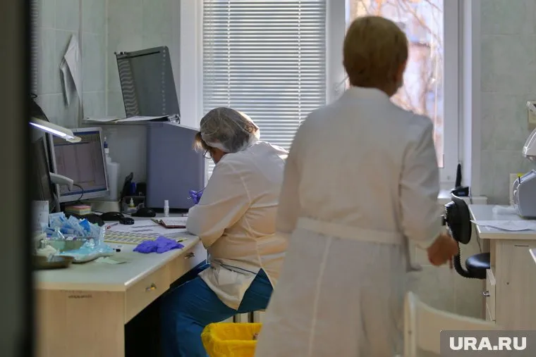 В Екатеринбурге врачу-эндоскописту готовы платить до 230 тысяч рублей в месяц