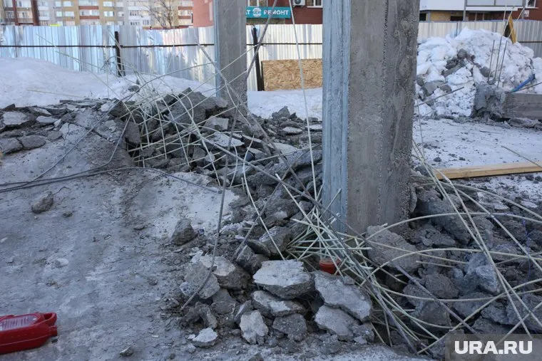 Сам долгострой девелопер снесет