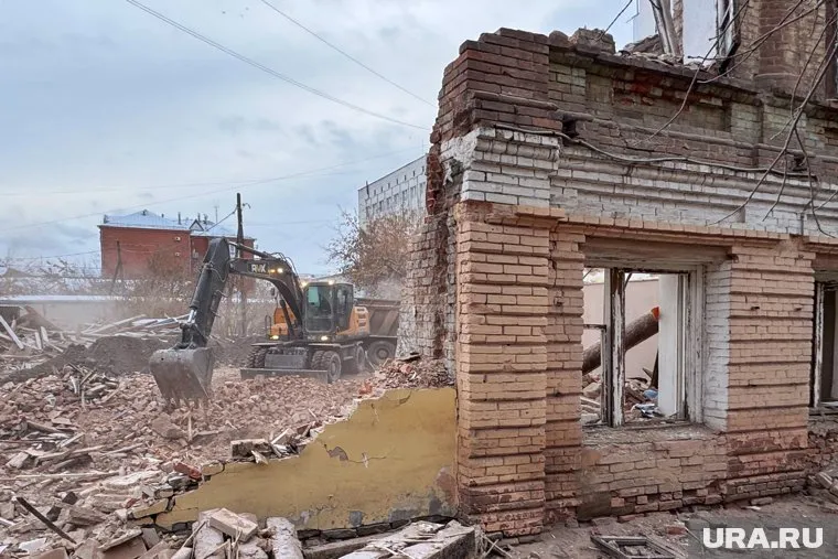 На одной из стен снесенного дома была надпись, оставленная солдатом