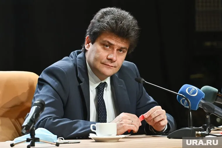 Власти распорядились закрыть рестораны в 23:00 31 декабря