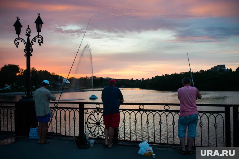 Ограничения для рыбаков в нерест будут, но не на ловлю рыбы удочкой с берега