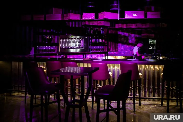 Стриптиз-клуб Петербурга стал местом заседания суда