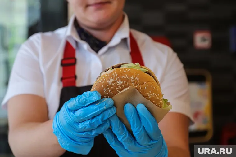 Строительство ресторана планируют начать уже в следующем году, сообщил Романов