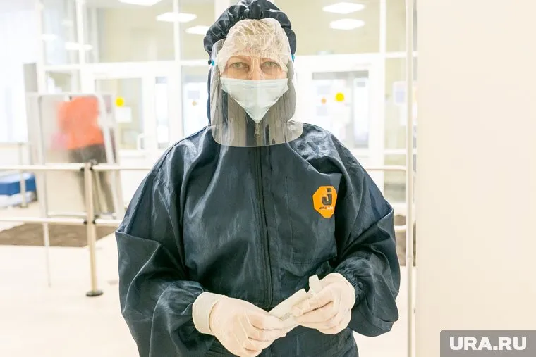 Новые штаммы коронавируса будут появляться еще долго, заявили в ведомстве