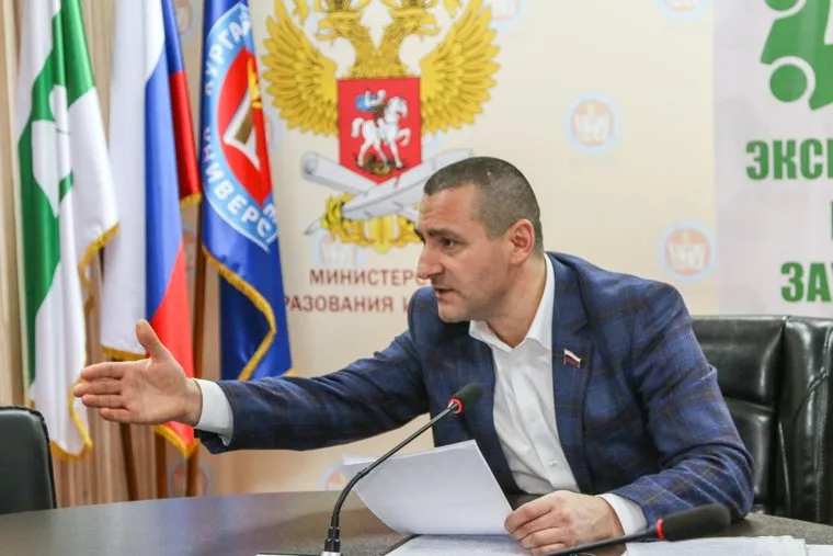 Обсуждение создания и установки в Городском саду города Кургана памятника примирения и согласия.Курган, ильтяков александр