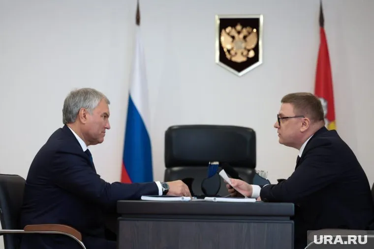 На встрече Володин и Текслер (слева направо)подняли вопросы экономики и социальной сферы