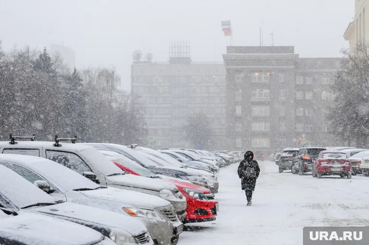 В Челябинске прошел обильный снегопад