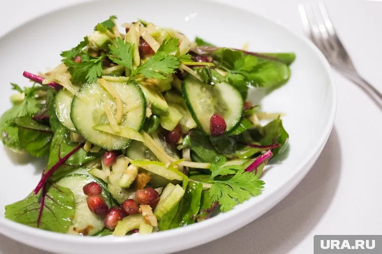 Снижение калорийности рациона помогает сохранить молодость, рассказали в Колумбийском университете