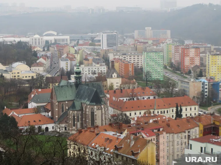 Оппозиция чешского экс-премьера лидирует на выборах в Чехии