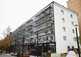 Тюменские художники показали проект росписи хрущевки на Дзержинского