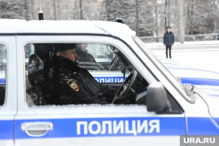 Силовики возбудили дело после нападения мужчины на школьниц