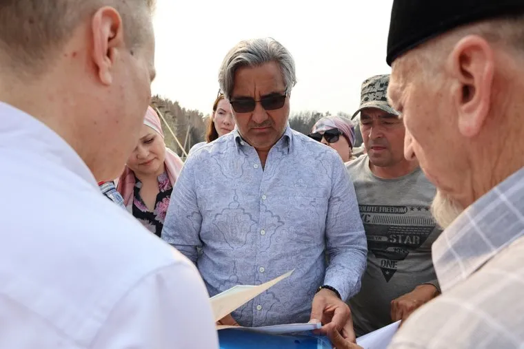 Визит вице-премьера Татарстана Шайхразиева Василя в село Юлдус. Курган