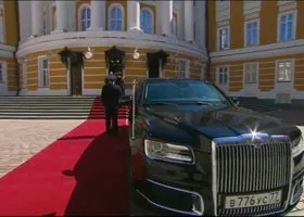 Названа цена лимузина Путина