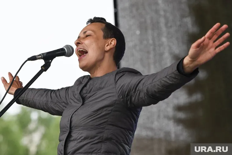 Тысячи салехардцев пришли на выступление Юлии Чичериной в День города