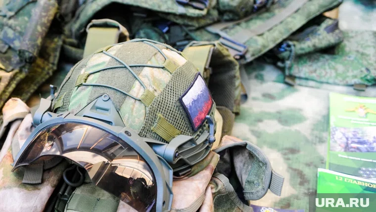 Экспозиция в облдуме пополнилась дроном, шлемом и поздравлением от Путина на День Победы