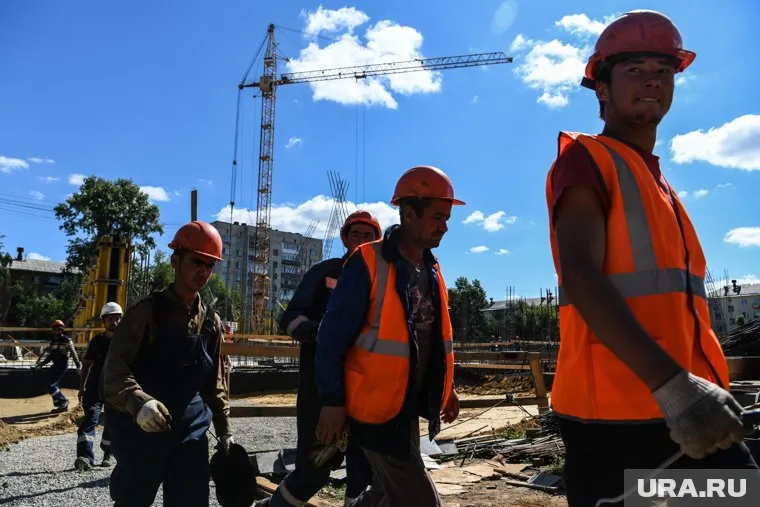 За 9 месяцев текущего года работу разрешили 120 тысячам мигрантов