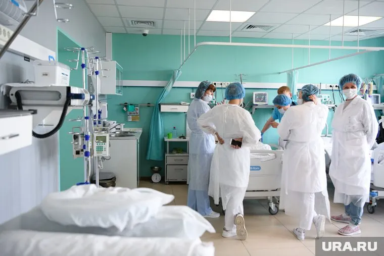 Врачи оказывают необходимую помощь пострадавшим