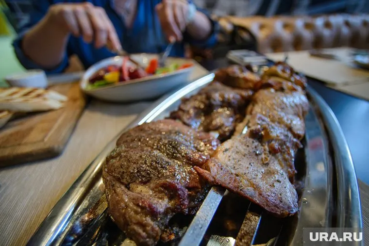 Людям с проблемами с ЖКТ не следует есть шашлык, рассказала Татьяна Жаровская