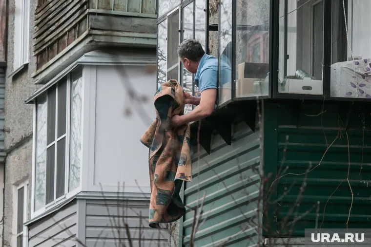 Непривитым россиянам запретили выходить из дома без особых причин