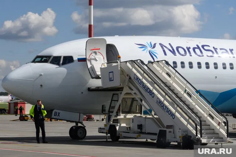 В соцсетях опубликованы кадры с аэропорта, где встретили возвращенного из США в рамках обмена россиянина Артура Петрова