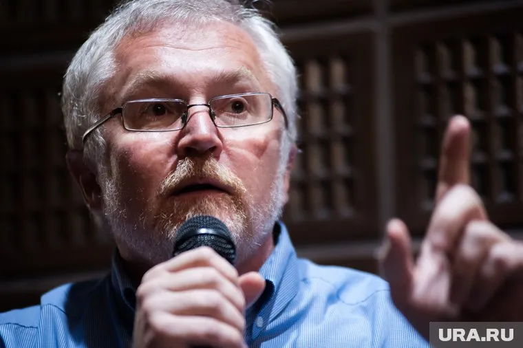 Киселев пообещал активистам найти адвоката в случае необходимости