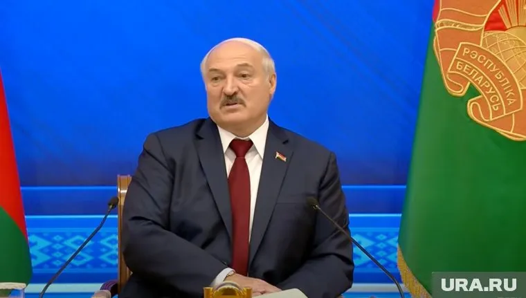 Александр Лукашенко ведет свою пресс-конференцию уже более семи с половиной часов