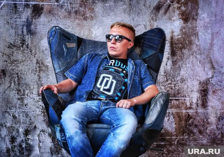 Витя АК жил в Березовском под Екатеринбургом, затем перебрался в Москву