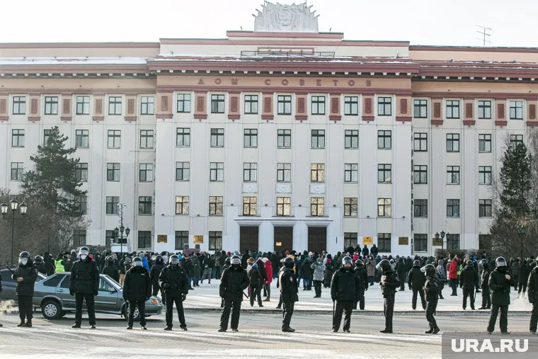 По официальным данным, в несогласованной акции приняли участие около 270 человек