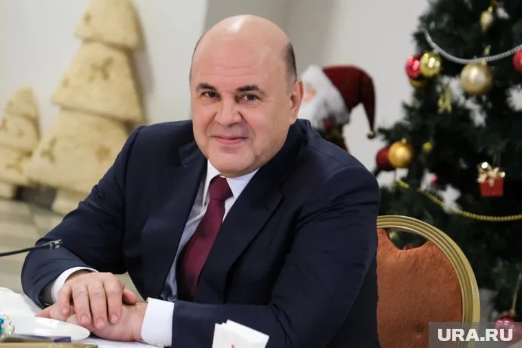 Мишустин исполнил мечту восьмилетней девочки с «Елки желаний» посетить фабрику по производству шоколада