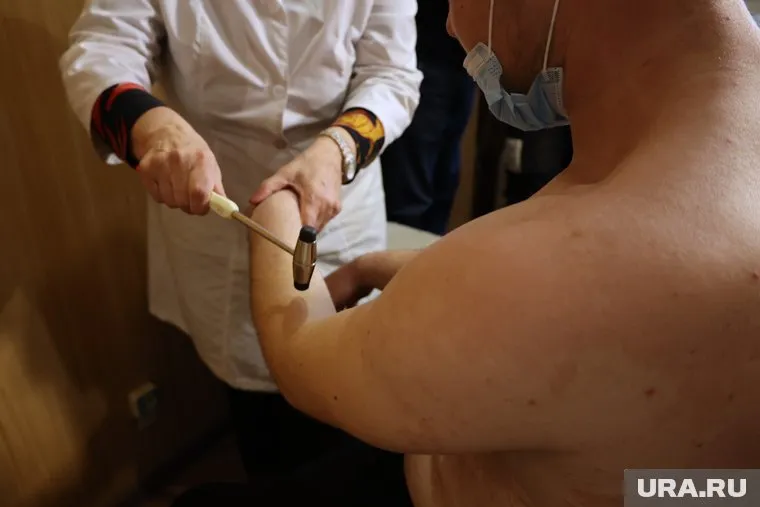 Пациентов вместо профильных врачей лечат терапевты