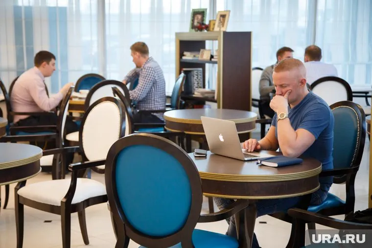 Россияне пожаловались на переработки