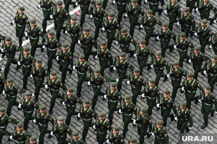 С предложением сократить расходы на ВС России выступил Минфин