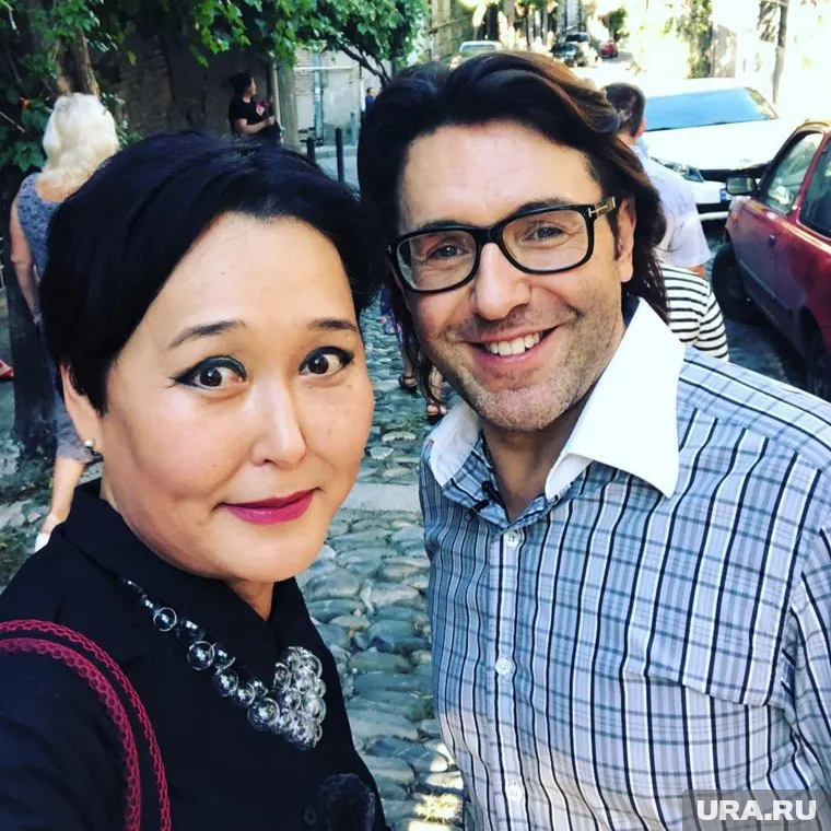 Под руководством некогда известной телеведущей шоумен изготовил вазу