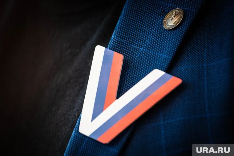 Двое членов избирательной комиссии отметили день рождения на рабочем месте