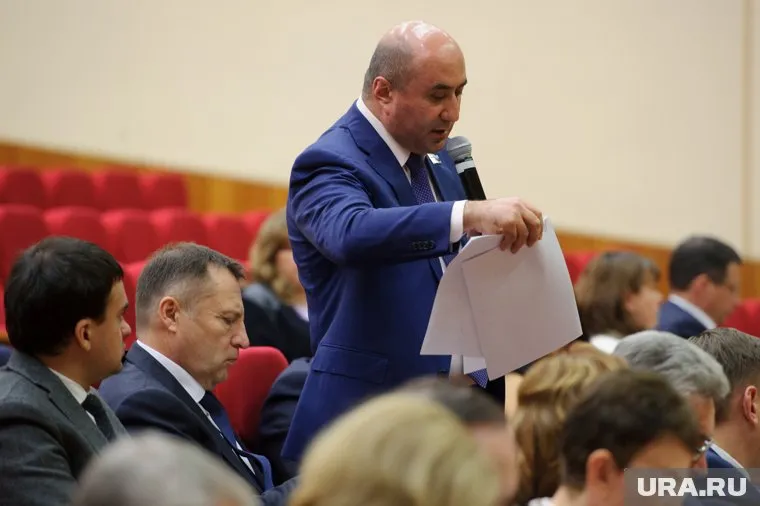 Депутат, не скрывая, лоббирует в парламенте интересы медной компании