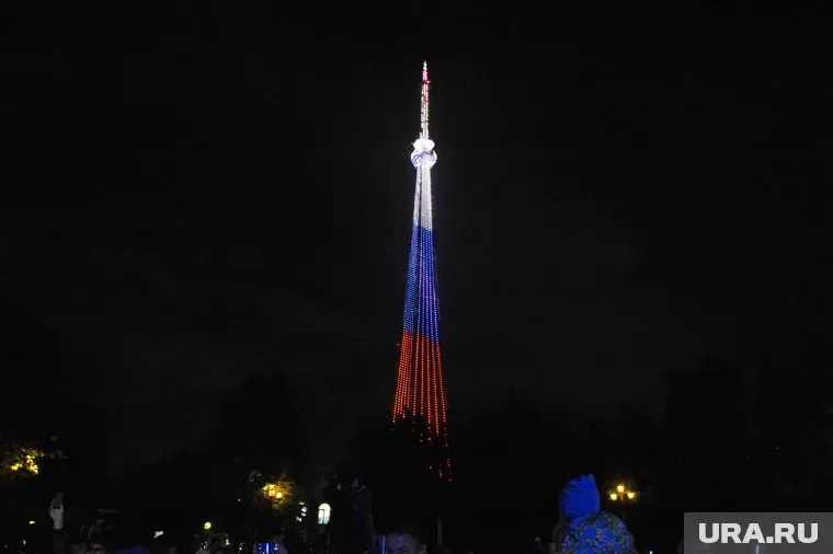 На телебашне в Челябинск включили уникальную подсветку