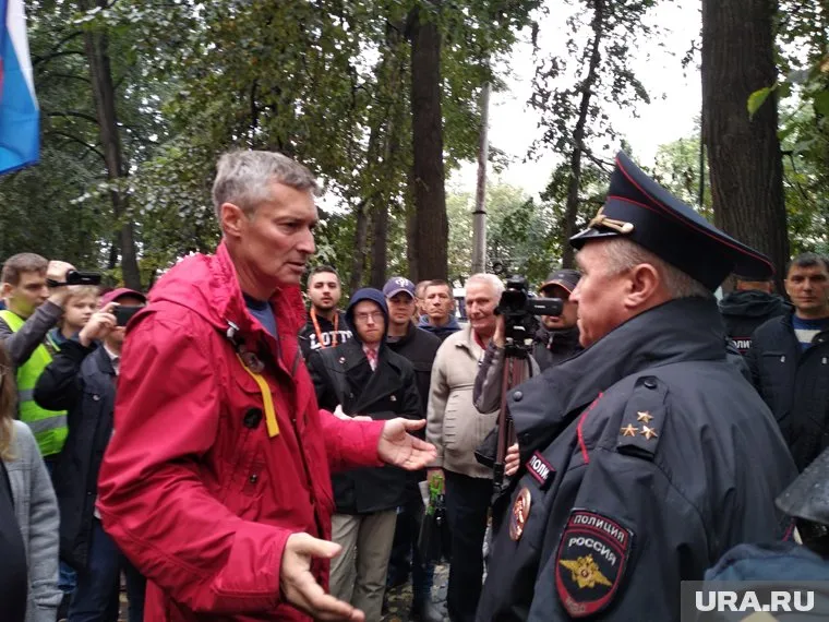 Мэр уехал вместе с задержанными